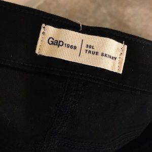 Gap 1969 true skinny black jeans, size 30L (10L)